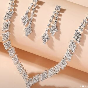 Elegant Silver Necklace Set